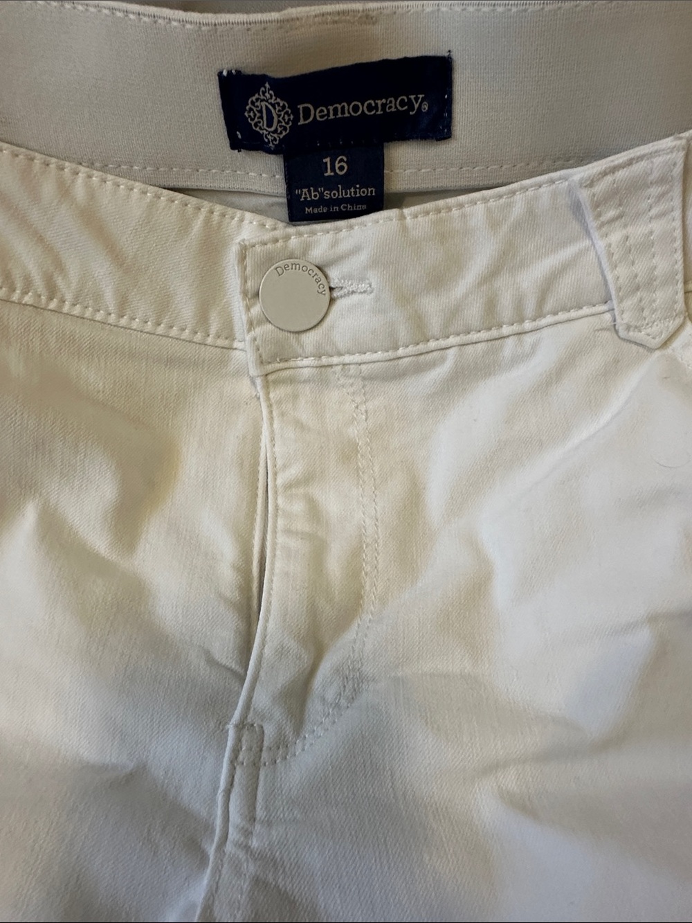 Democracy Women’s White Slim Straight Jeans